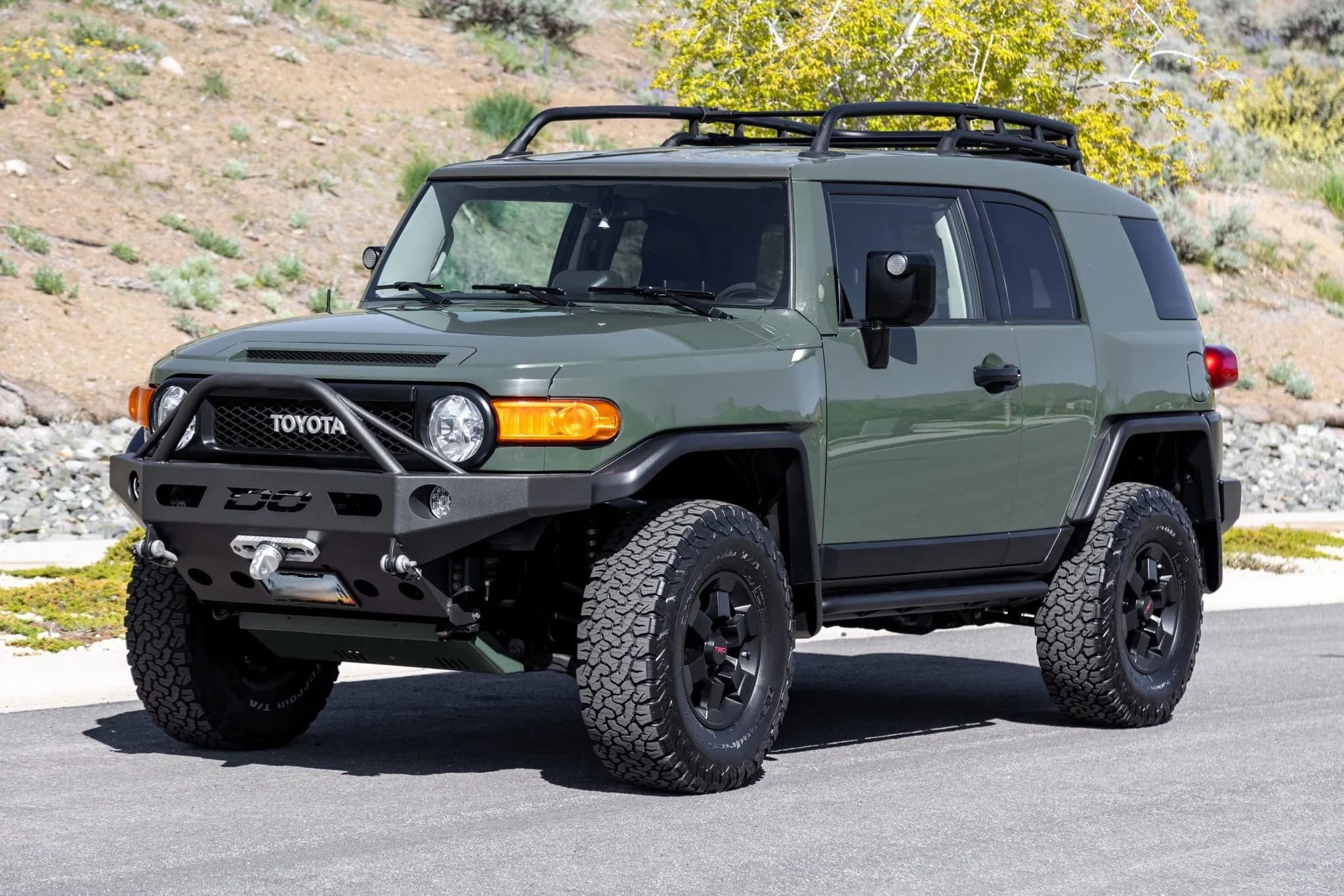 2011 Toyota FJ Cruiser Trail Teams Special Edition exterior
