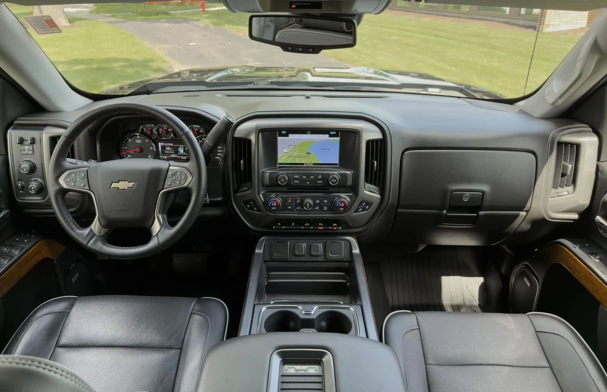 2017 Chevrolet Silverado 1500 High Country 6.2 Crew Cab 4×4, view