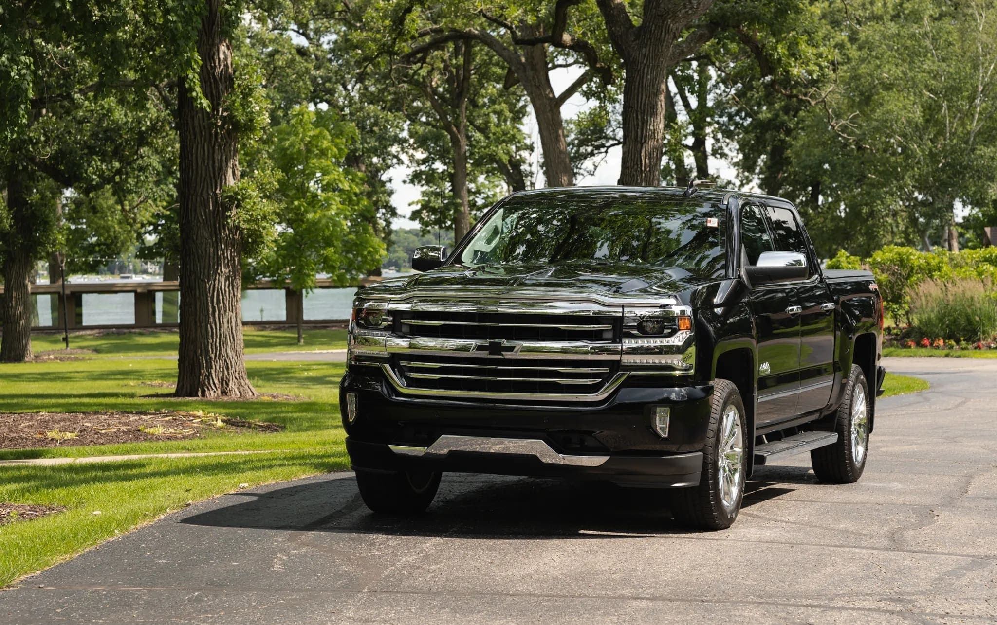 2017 Chevrolet Silverado 1500 High Country 6.2 Crew Cab 4×4, view