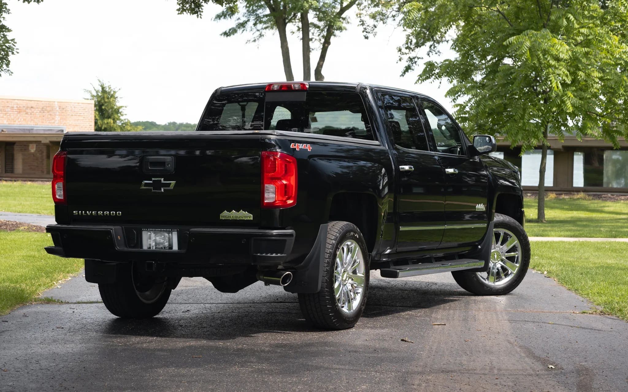2017 Chevrolet Silverado 1500 High Country 6.2 Crew Cab 4×4, view