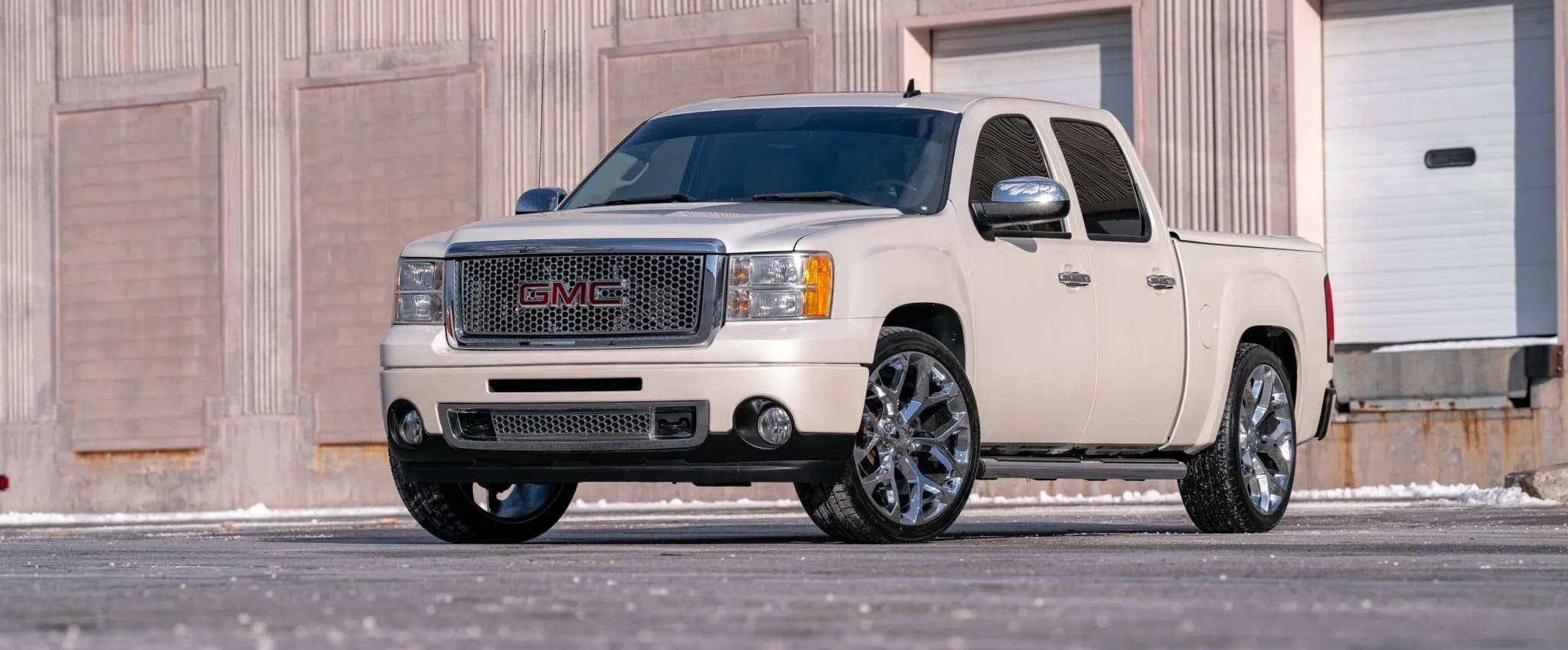 2013 GMC Sierra Denali Crew Cab 6.2L AWD exterior