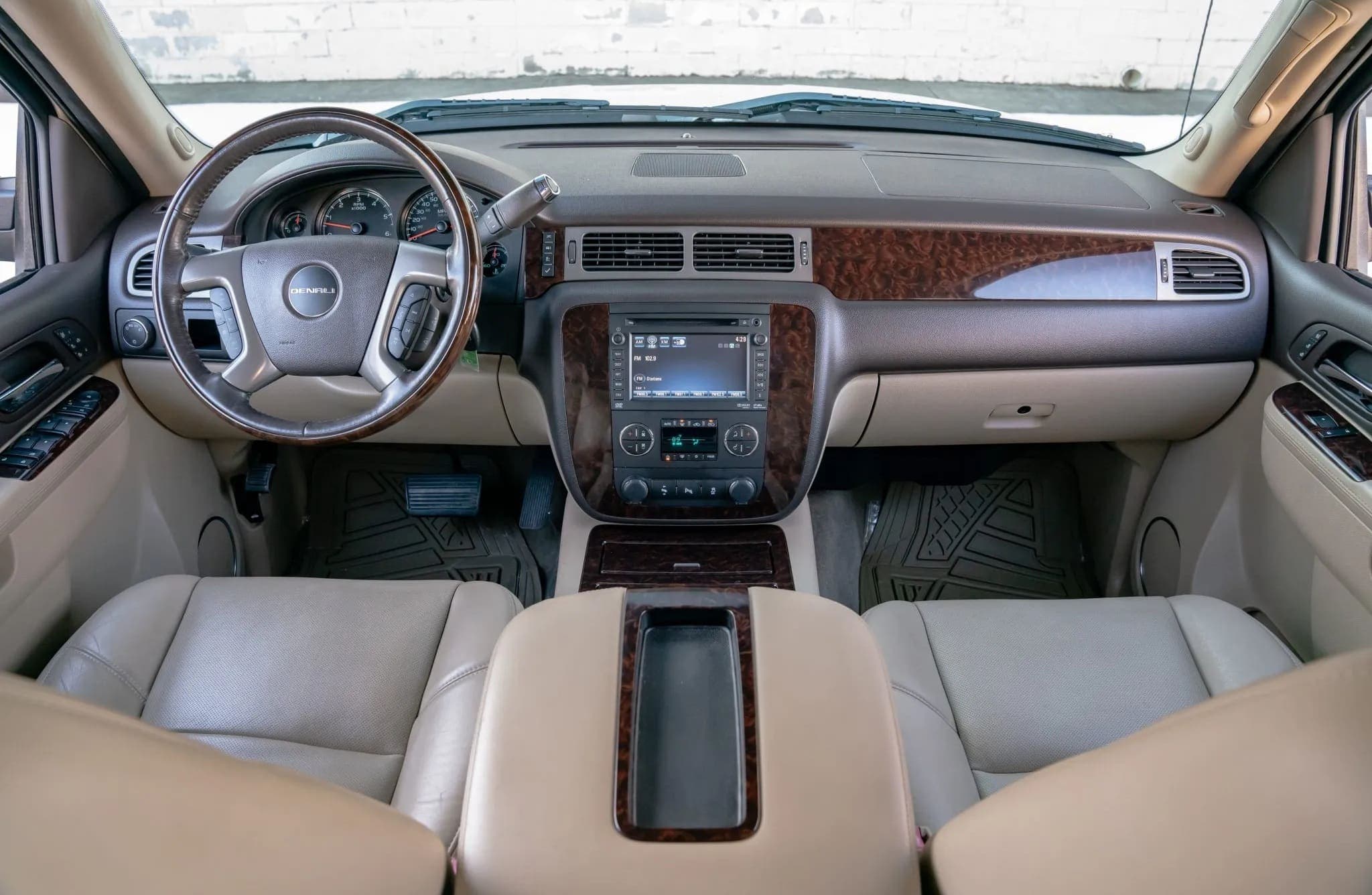 2013 GMC Sierra Denali Crew Cab 6.2L AWD, view