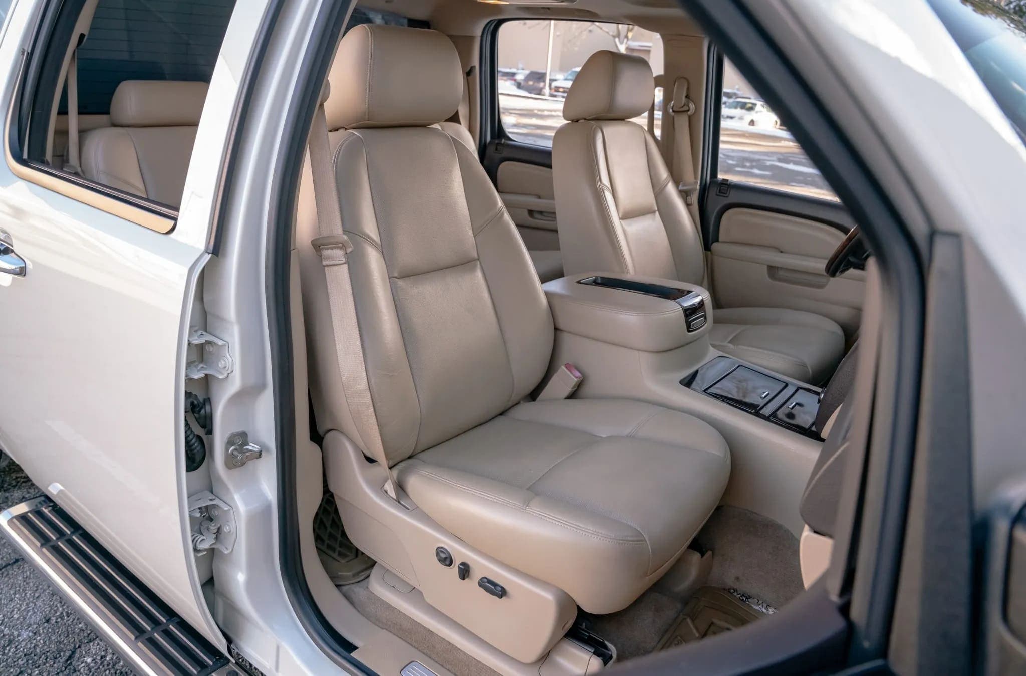 2013 GMC Sierra Denali Crew Cab 6.2L AWD, view