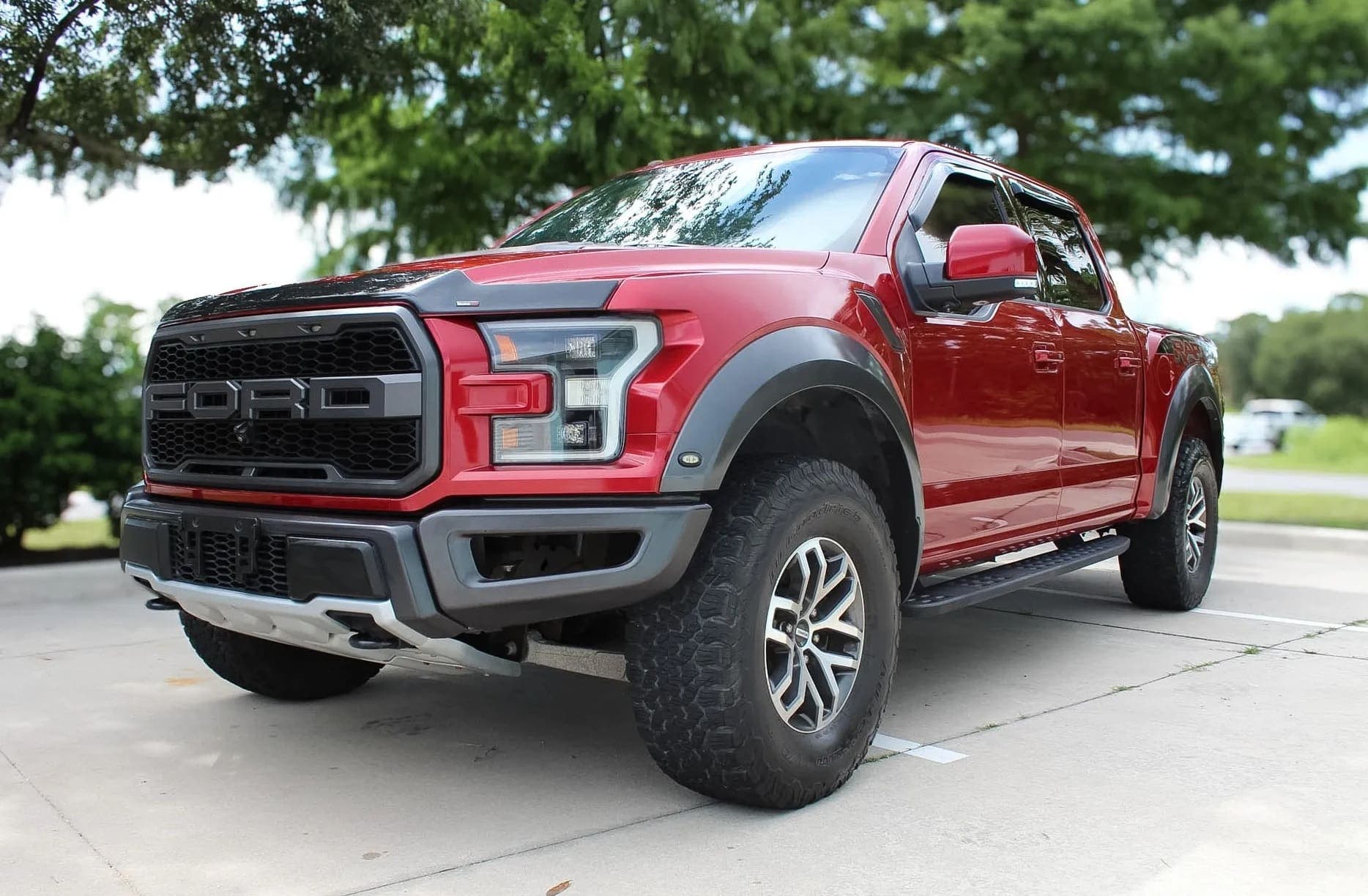 2017 Ford F-150 Raptor Super Crew exterior